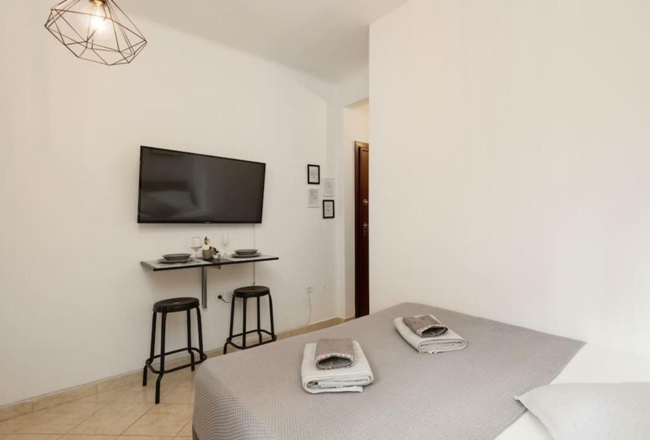 Central Studio! Fiber Wifi, Ac, Private, Self Check-In! Thessaloniki Buitenkant foto