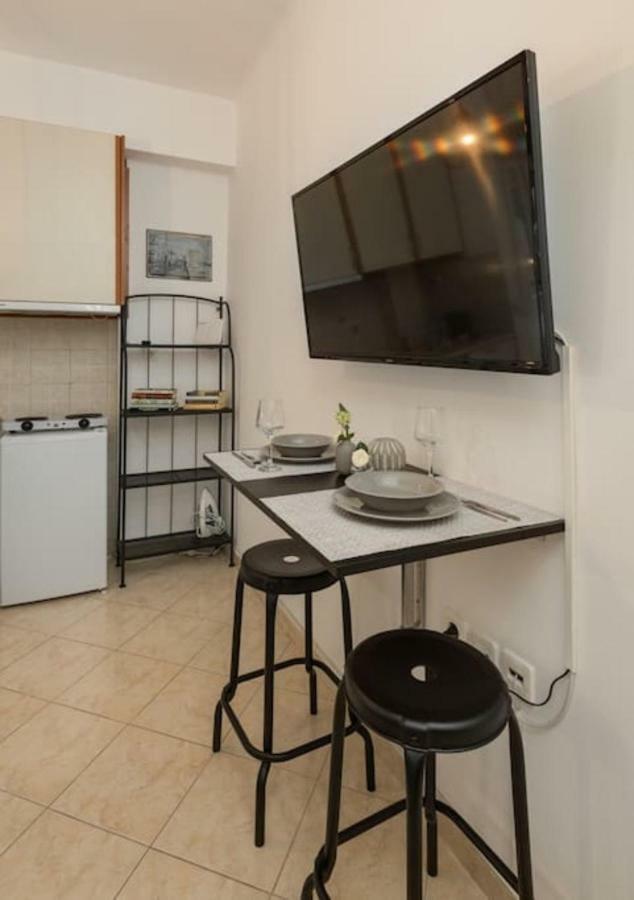 Central Studio! Fiber Wifi, Ac, Private, Self Check-In! Thessaloniki Buitenkant foto